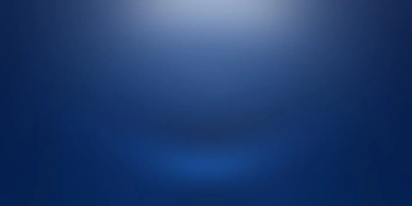 Studio-Banner: Abstrakter, luxuriöser Hintergrund in sanftem Dunkelblau mit schwarzer Vignette und blauem Farbverlauf.